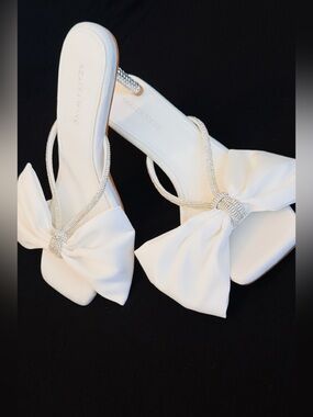 NWOT Azalea Wang White Bow Crystal-Trim Heels